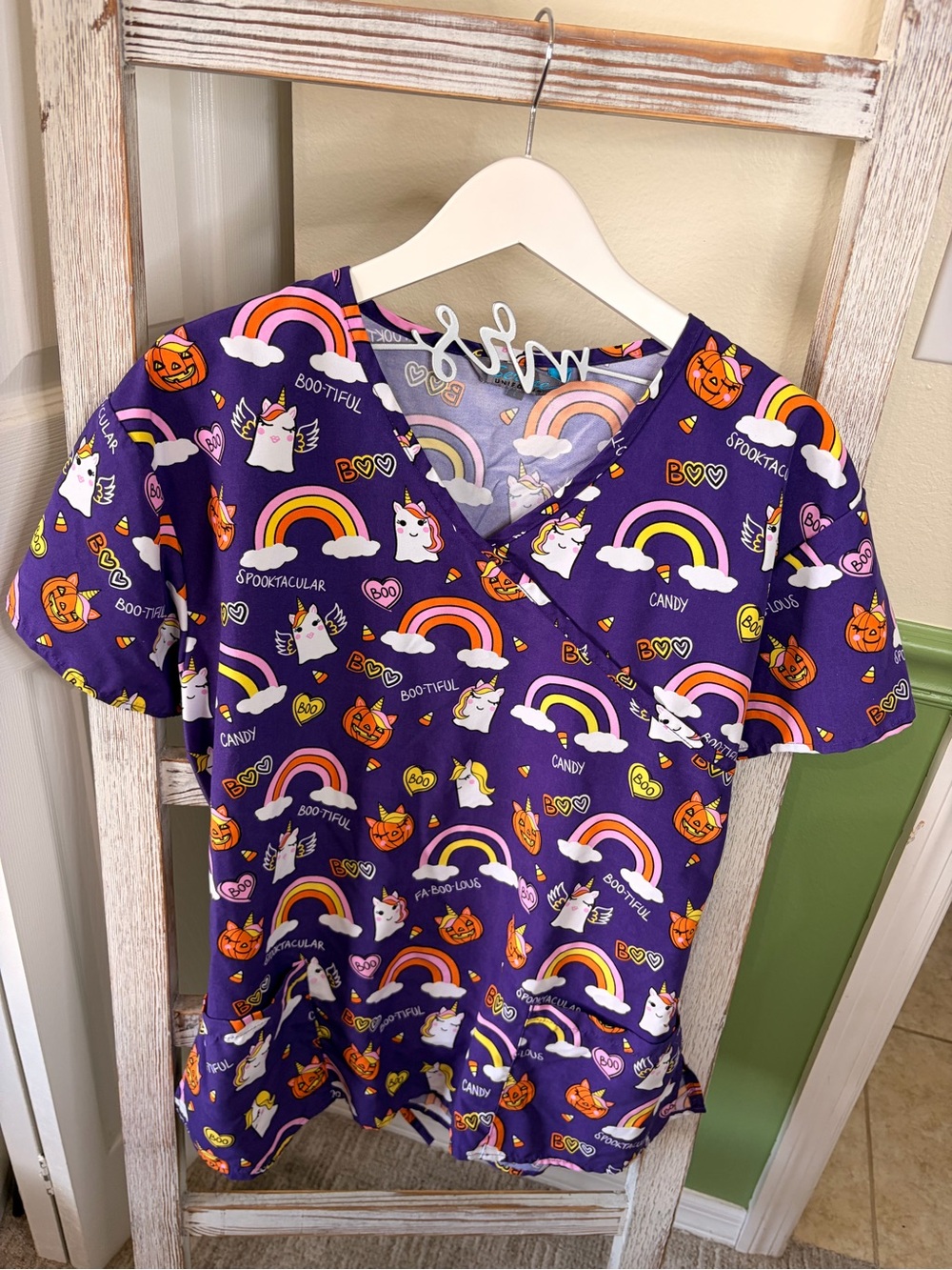 💜 Serene Uniforms Halloween Unicorn Scrub Top L
